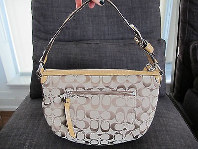 COACH SOHO SIGNATURE HOBO PURSE 13114 in Khaki/Doe