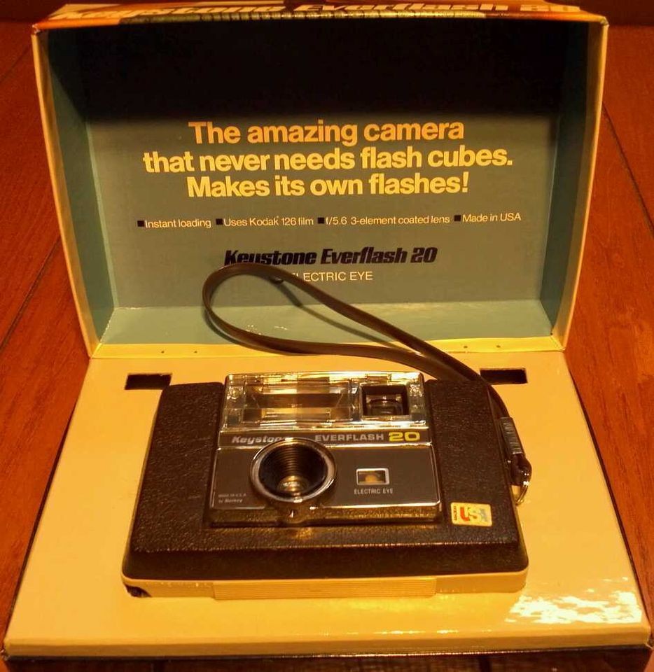   Everflash 20 Instant Loading Electronic Flash Camera in Original Box