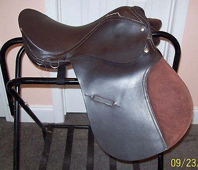 15 1/2 inch Brown Wintec English Schooling Saddle