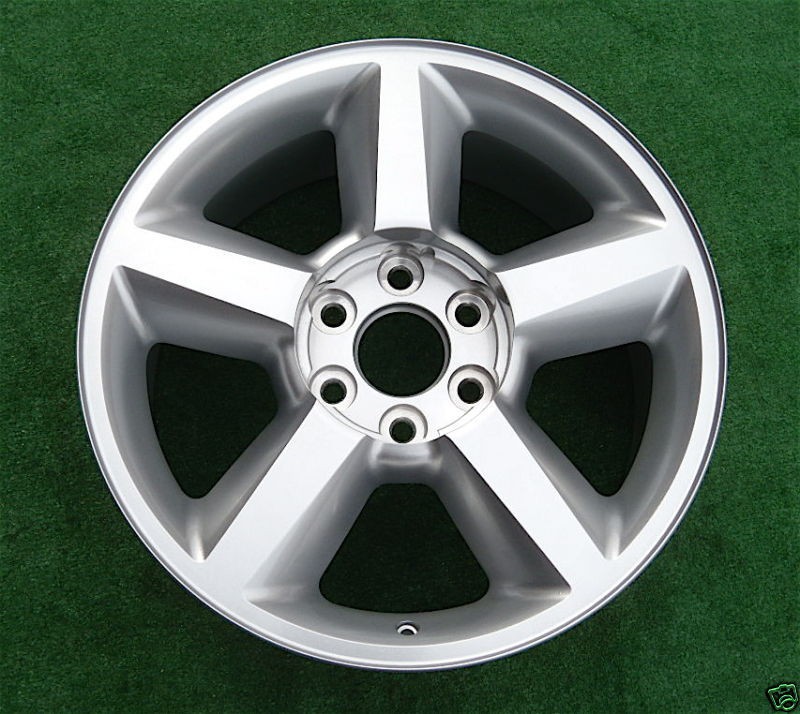 20 New Chrome Wheel Rim 2009 2010 2011 Chevy Avalanche Tahoe Suburban 