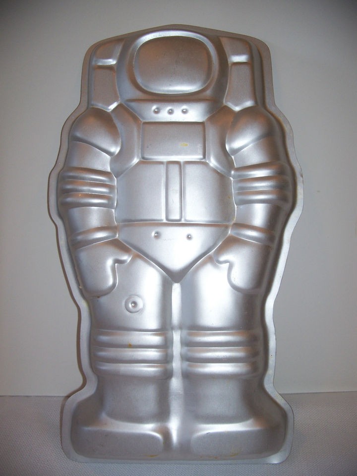 WILTON CAKE PAN VINTAGE ASTRONAUT 1978 502 2098 SPACE MAN ROBOT DIVER 