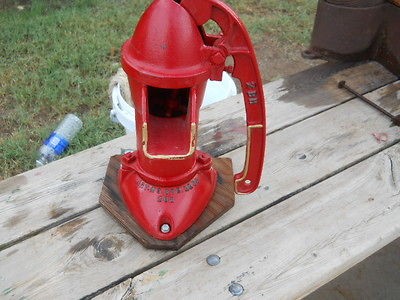 Old Antique Cast Iron Water Well Farm Kitchen Pitcher Hand Pump