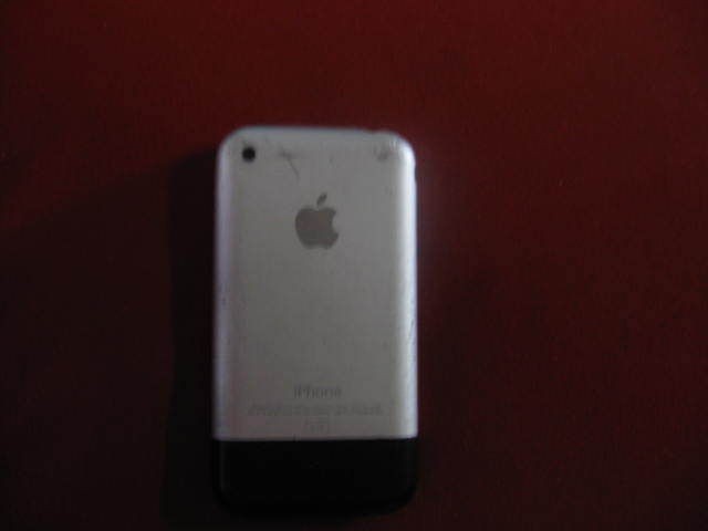 Apple iPhone 1st Generation   8GB   Black (AT&T) Smartphone