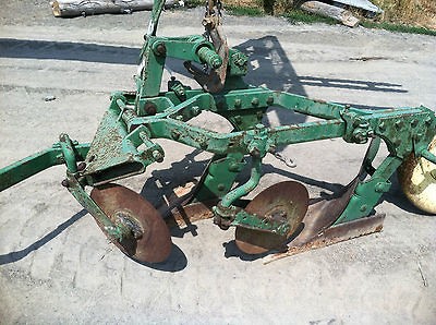 JOHN DEERE MT 2 BOTTOM PLOW GOOD SHAPE FOOD PLOT GARDEN WILL SHIP