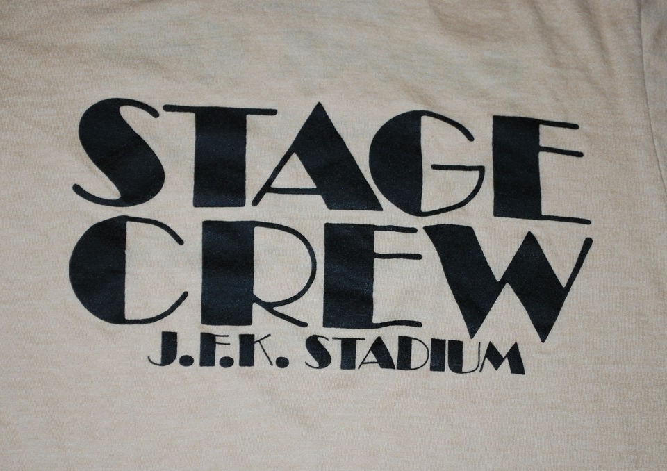 VINTAGE JFK STADIUM STAGE CREW JOAN JETT THE KINKS FOREIGNER SHIRT 