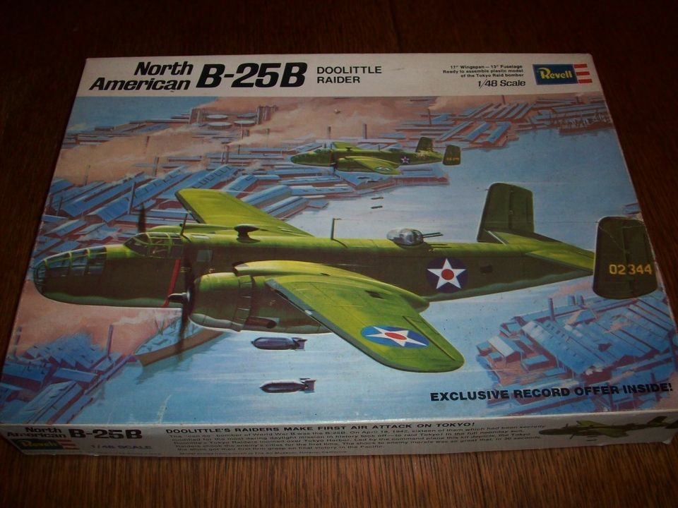 1968 REVELL NORTH AMERICAN B 25B DOLITTLE RAIDER 1/48 H 285;250