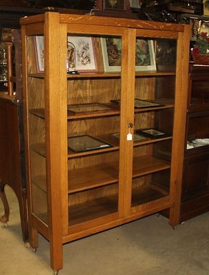   & Crafts Quartersawn Honey Oak Rectangular Glass China Cabinet OLD