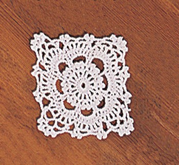 WHOLESALE LOT 12 PC NEW HANDMADE CROCHET LACE DOILIES   4 SQUARE 