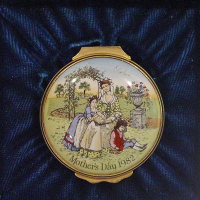 HALCYON DAYS BILSTON & BATTERSEA MOTHERS DAY 1982 ENAMEL BOX NIB