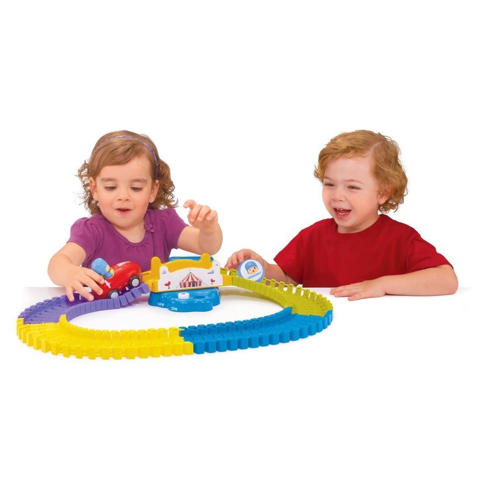 pocoyo swiggle traks set new by bandai 