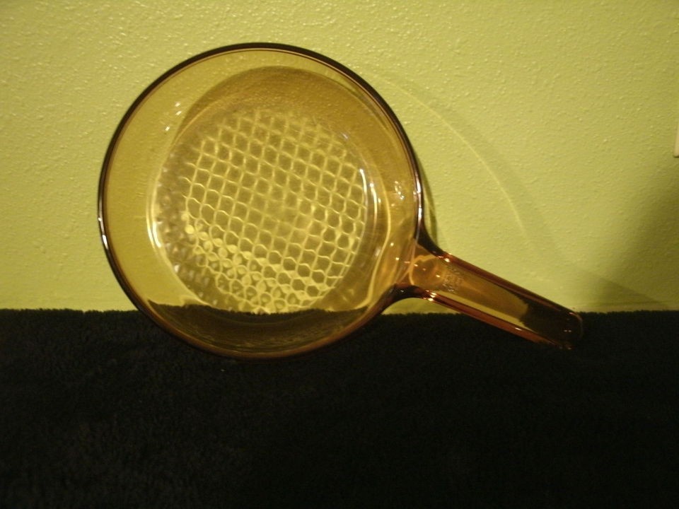 Vision Ware/Corning 7 Amber Waffle Bottom Fry Pan   Great Condition