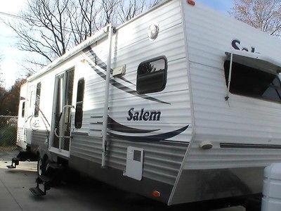 2006 Salem 36 ft. 2 Slide Outs Glass Sliding Doors Master Suite