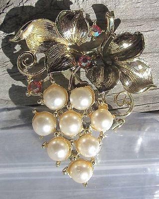 Newly listed Vinatge AB Faux Pearl Vine Grape Gold Tone Brooch 2