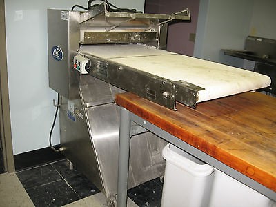 BAKERY/PIZZA L​VO SHEETER/MOULDE​R   HEAVY DUTY STAINLESS STEEL 