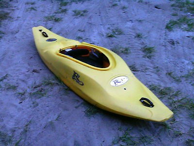 Riot trickster Kayak whitewater   playboating Kayaks used cheap