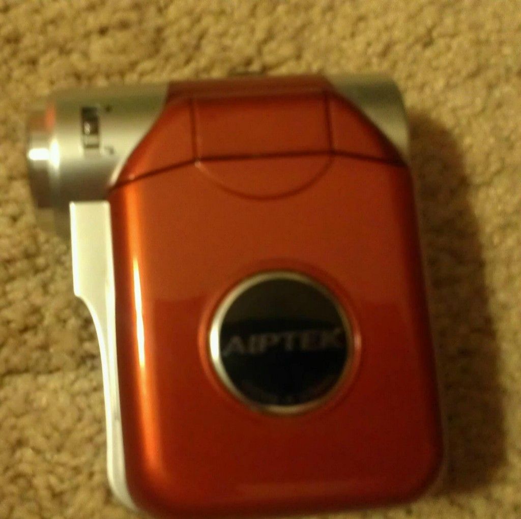 Aiptek Isdv 2 4 5 in 1 Digital Camcorder Digital Camera  Player 