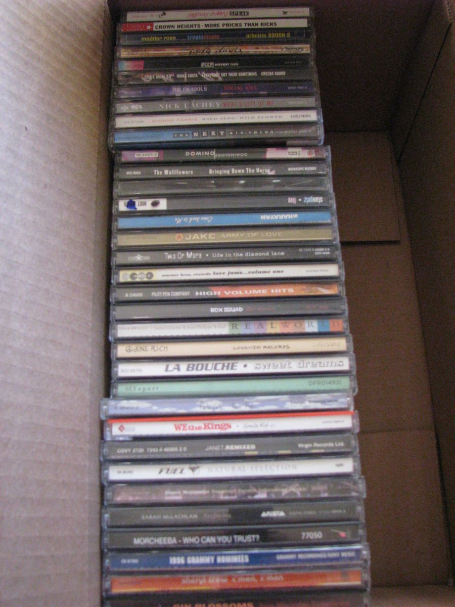 34 Random Lot of Used Cds   Alanis Morissette Lohan Wallflowers Sheryl 