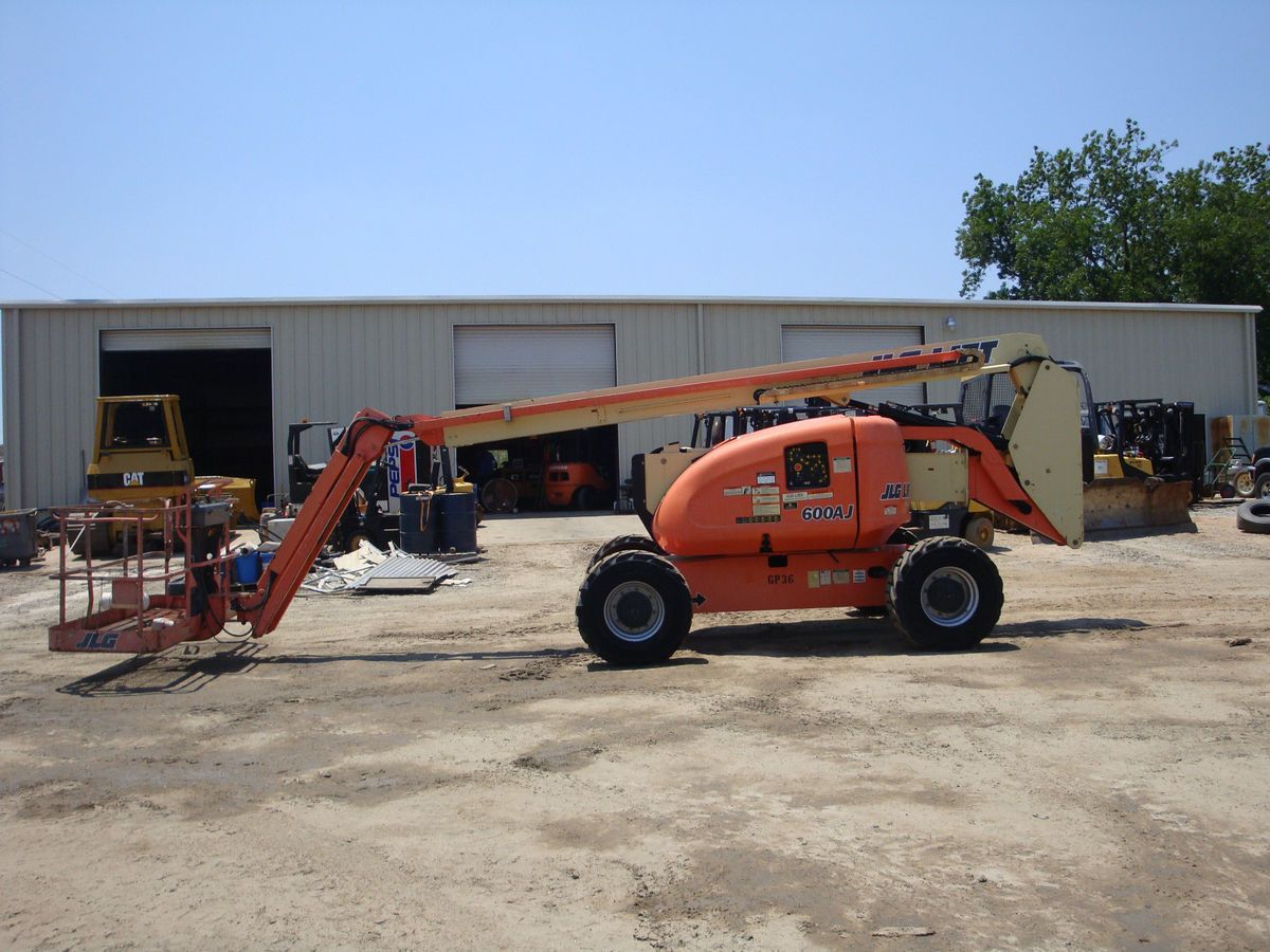 2004 JLG 600AJ 60 4x4 Articulated Manlift