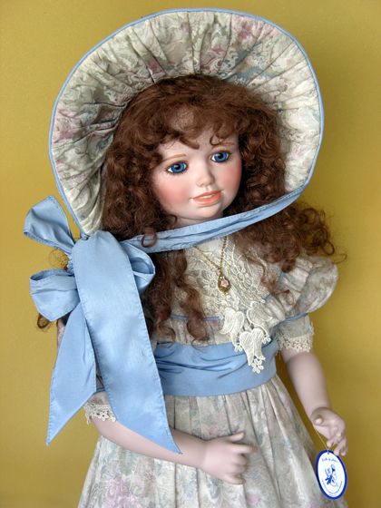 Stunning **ALEXIS** by Jerry McCloud, Original Porcelain No.1/135