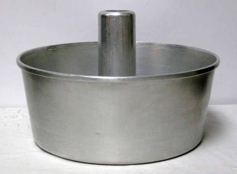 Vintage WEAR EVER Aluminum Round Tube Pan #2734 10 x 4 Bundt Cake 