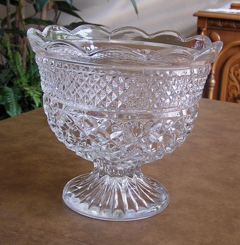 Vintage Anchor Hocking Wexford Footed Pedestal Glass Bowl