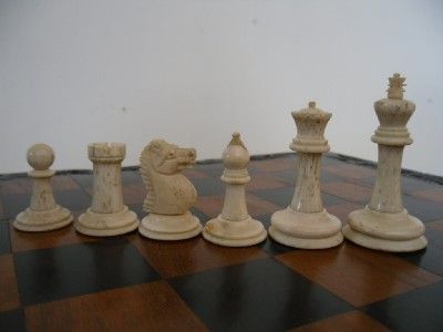 ANTIQUE ENGLISH COW BONE STAUNTON CHESS SET  AYRES?NICE FOLD UP BOARD 