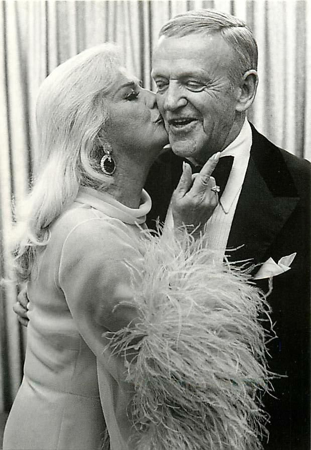 Fred Astaire and Ginger Rogers in 1975 Modern Postcard