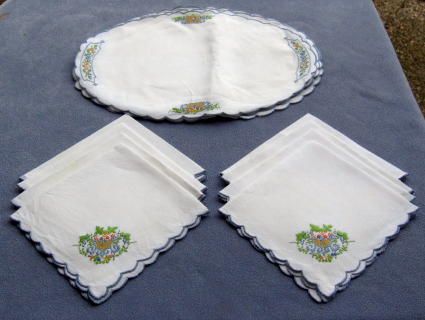 Set Lenox China AUTUMN Linens 8 Fine Napkins High end Embroidered