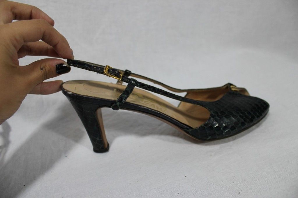 Vintage Ferragamo 7 5 Alligator Peep Toe Clasp Strappy Heels Classic 