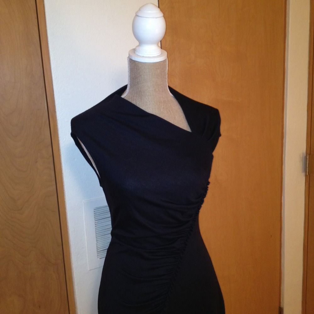 Ali Ro Asymmetric Neckline Dress Navy Sz 6 Beautiful