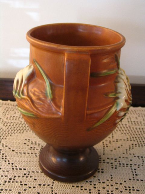 Roseville 1942 Freesia Vase Marked 196 8 Tangerine