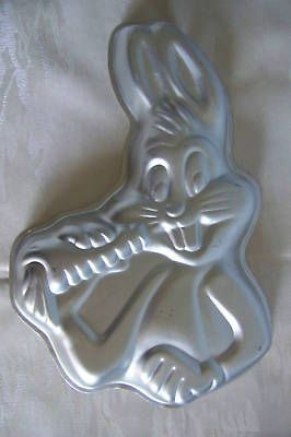 Wilton aluminum cake pan mold Bugs Bunny rabbit Warner Brothers GUC