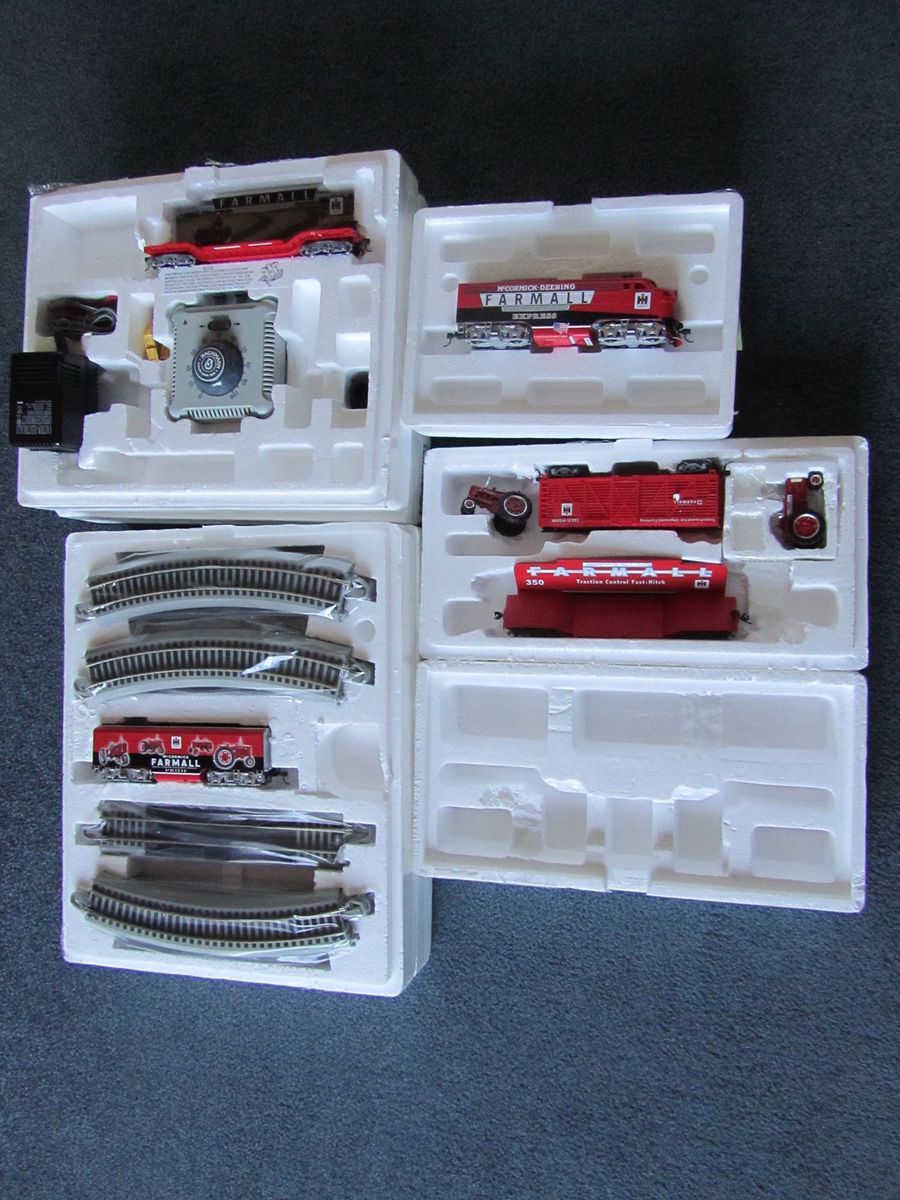 Bachmann Hawthorne Village Farmall Train Set HO Scale