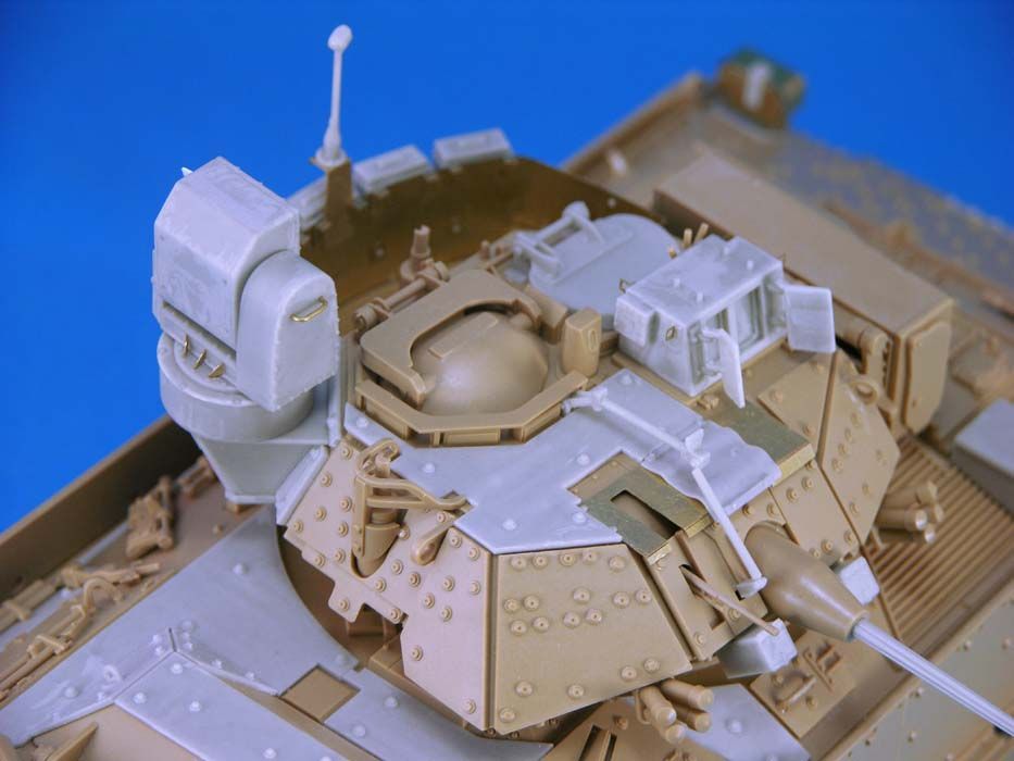 Legend 1170 1/35 M2A3 Bradley Conversion Set for Tamiya/Academy