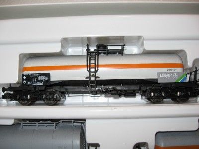 HO   Roco 44041 Tank Car Set Bayer entailing 4 Tank Cars   NIB