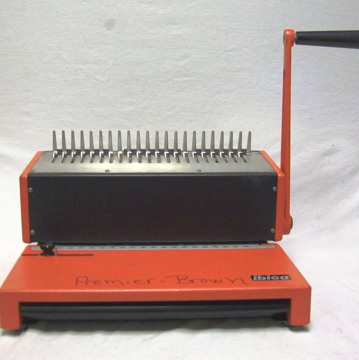   BINDING CORP IBICO IBIMATIC MANUAL COMB BINDING MACHINE WITH SUPPLIES