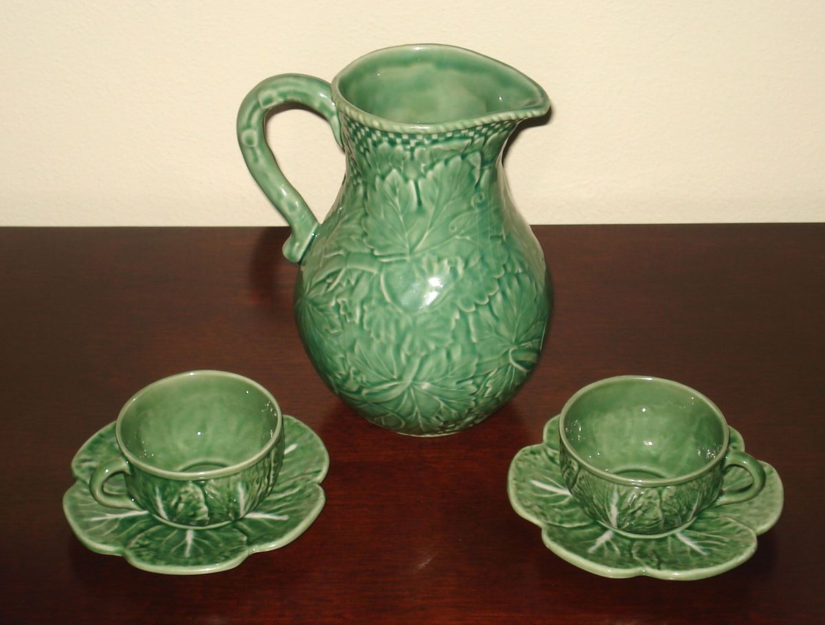 BORDALLO PINHEIRO PITCHER & CUP SAUCERS LEAF PATTERNS MAJOLICA POTTERY 