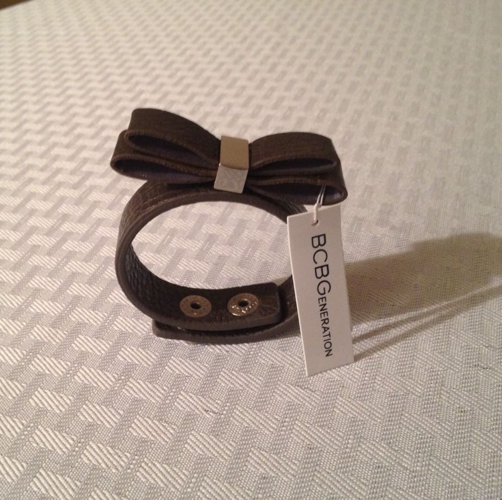 NWT BCBG Generation Bow Bracelet