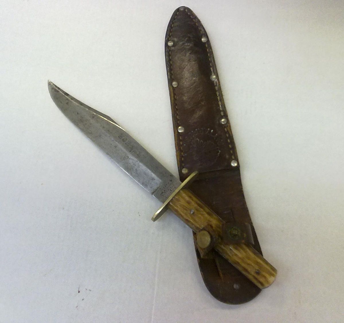 Westward Expansion Bowie with 6 Blade Bone Grips Brass Crossguard 