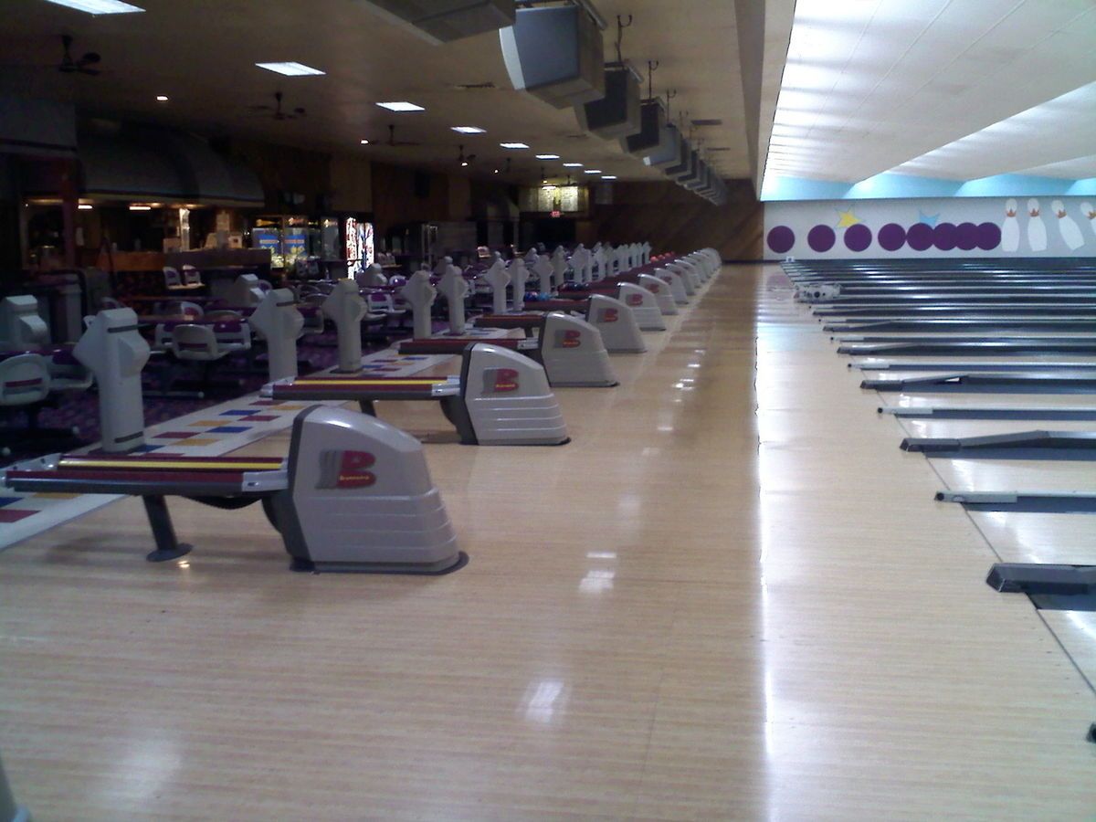 Complete Brunswick Frameworx 16 Lanes Bowling Equipment Pkg