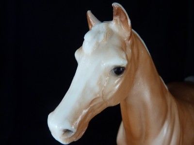 BREYER TRADITIONAL TAN STANDING HORSE BREYER MOLDING CO. USA