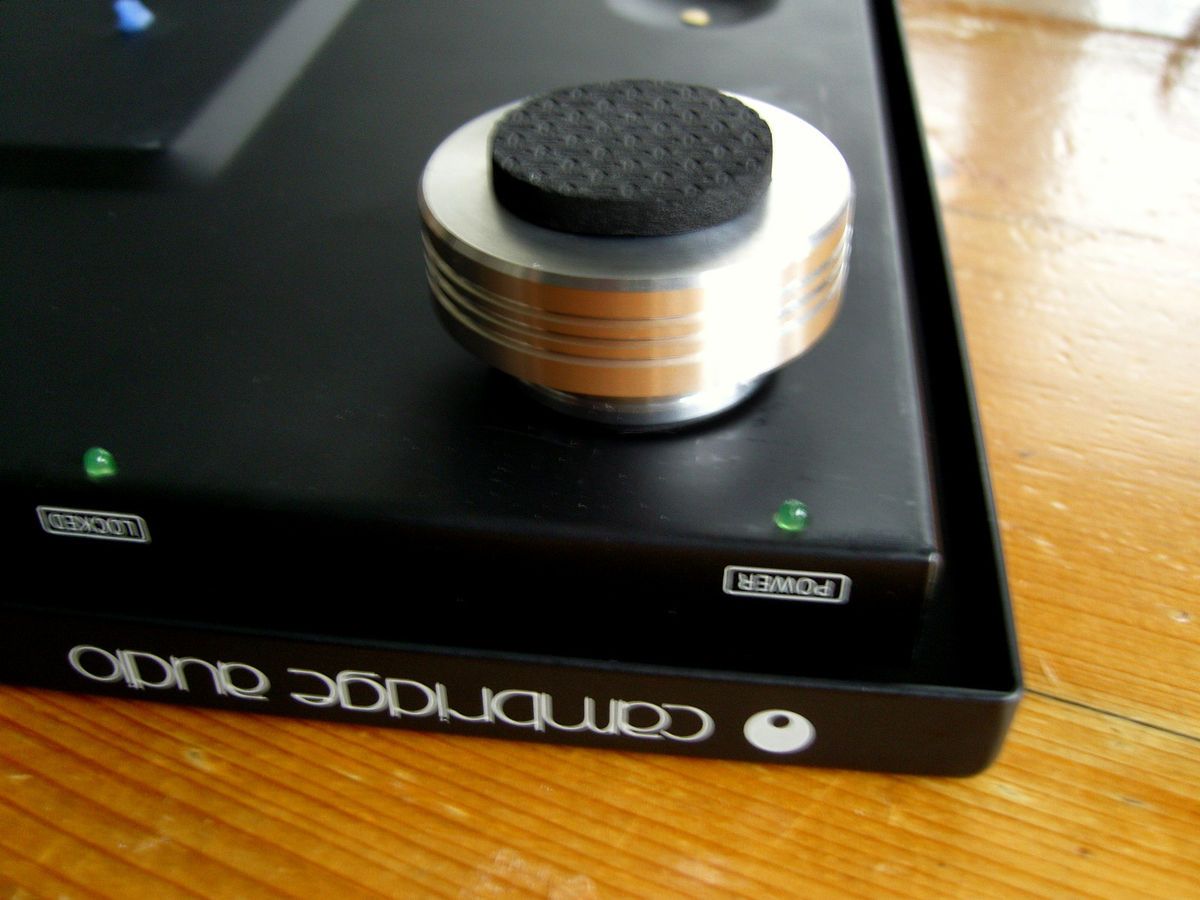 Cambridge Audio S700 DAC Magic Isolating Feet