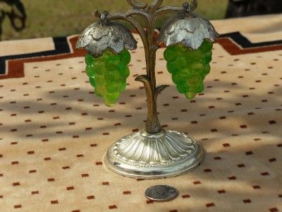 Vintage Collectables Hanging Grapes Salt and Pepper Shaker Set Plastic 