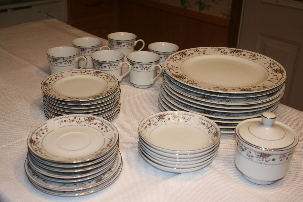  Claremont Fine Porcelain China