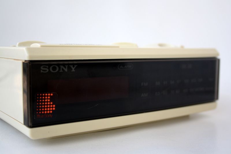 Vintage 80s Sony Digital Clock Radio Alarm Am FM LW Digimatic Snooze