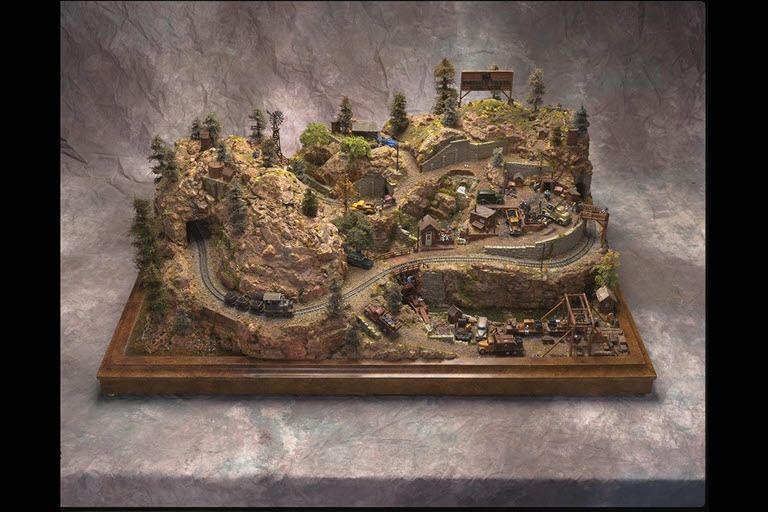 Emerald Creek Coal Mine HOn30 Train Layout Diorama