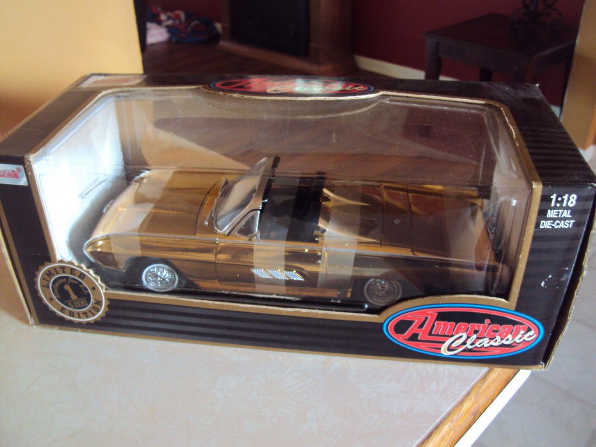 AMERICAN CLASSIC 1963 FORD THUNDERBIRD GOLD LTD ED 1 18 DIECAST SCALE