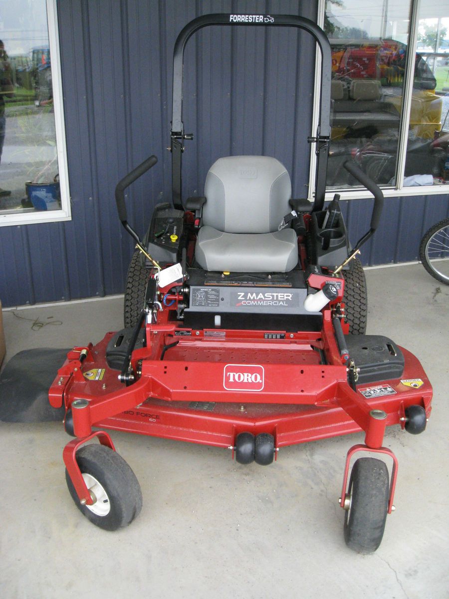  COMMERCIAL ZEROTURN LAWN MOWER. 60 TORO ZERO TURN COMMERCIAL MOWER