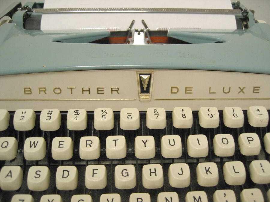 nostalgia brother typewirter de luxe sold in 1966 works