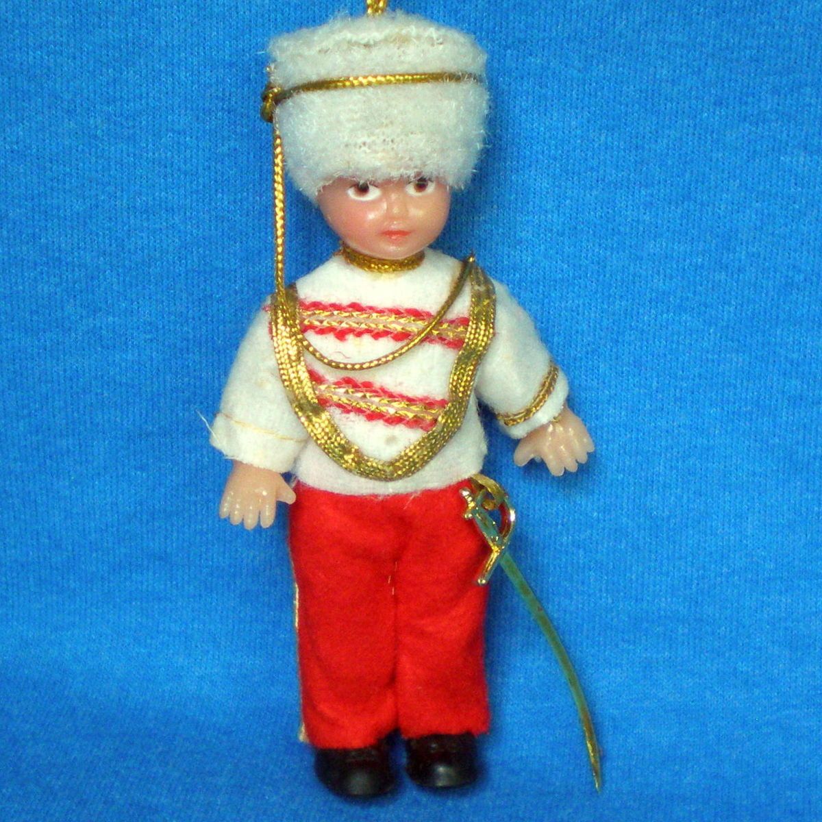 VINTAGE ROYAL SCOTS GUARD SCOTTISH UNIFORM ORNAMENT DOLL SCOTLAND